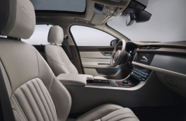 Jaguar XF Sportbrake, 2017, interior