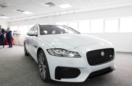Jaguar XF Sportbrake, 2017, front, static