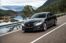 Jaguar XJ R-Sport, 2017, front, action