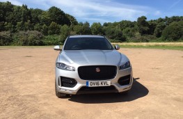 Jaguar F-Pace, front