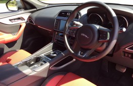 Jaguar F-Pace, interior