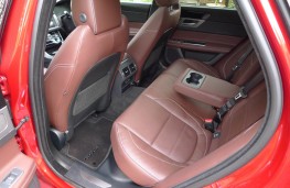 Jaguar XF R-Sport, rear seats