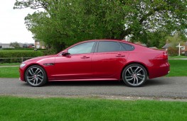 Jaguar XF R-Sport, side static 2