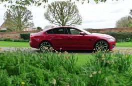 Jaguar XF R-Sport, side static