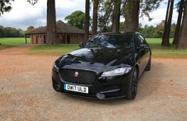 Jaguar XF R-Sport, front