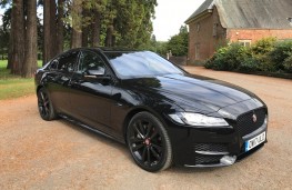 Jaguar XF R-Sport, front