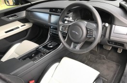 Jaguar XF R-Sport, interior