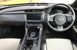 Jaguar XF R-Sport, interior