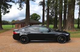 Jaguar XF R-Sport, side