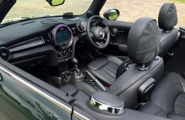MINI John Cooper Works Convertible, cockpit