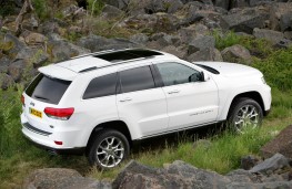 Jeep Grand Cherokee, side offroad