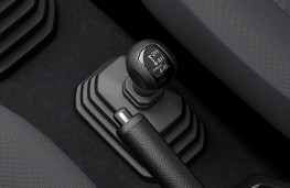 Suzuki Jimny, 2019, all wheel drive selector