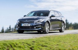 Kia Optima Sportswagon, front action 2