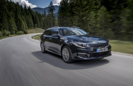 Kia Optima Sportswagon, front action