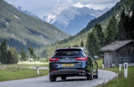 Kia Optima Sportswagon, rear action