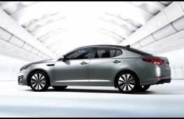 Kia Magentis, side
