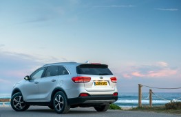 Kia Sorento, side
