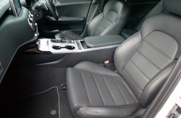 Kia Stinger, front seats