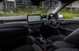 Ford Kuga PHEV, 2025, interior