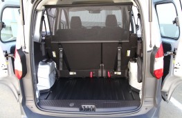 Ford Transit Courier Kombi, boot