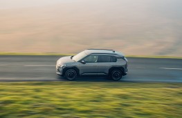 Kia EV3 GT-Line, 2024, side