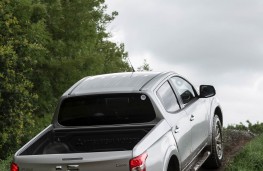 Mitsubishi L200 Double Cab, rear