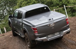 Mitsubishi L200 Double Cab, rear