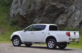 Mitsubishi L200, 2013, profile