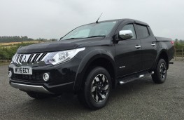 Mitsubishi L200 Warrior, side