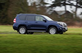 Toyota Land Cruiser, side