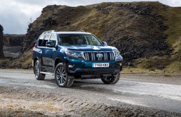 Toyota Land Cruiser, front