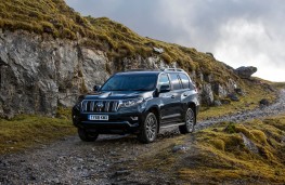 Toyota Land Cruiser, front