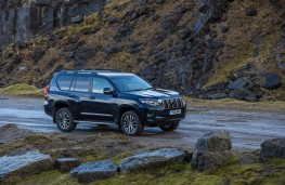 Toyota Land Cruiser, front