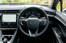 Lexus LBX, 2025, dashboard