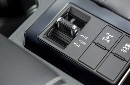 Toyota Land Cruiser, 2025, drive controls