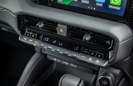 Toyota Land Cruiser, 2025, dashboard controls