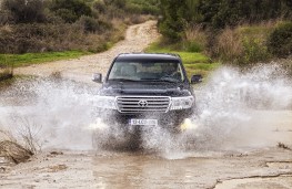 Toyota Land Cruiser V8, 2012, off-road