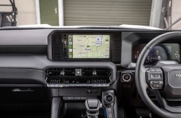 Toyota Land Cruiser, 2025, display screen