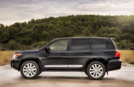 Toyota Land Cruiser V8, 2012, side