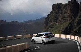 Nissan Leaf, 2018, rear, cornering