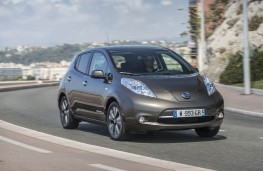 Nissan Leaf 2105, side, action