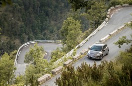 Nissan Leaf 2105, on road to Col De Torini