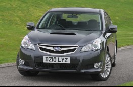 Subaru Legacy saloon, front