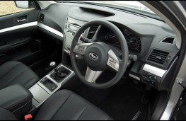Subaru Legacy saloon, interior