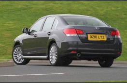 Subaru Legacy saloon, rear