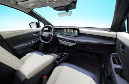 Nissan Leaf, 2025, interior