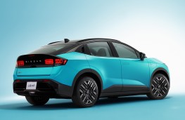 Nissan Leaf, 2025, rear