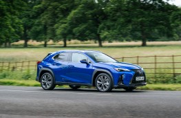 Lexus UX 300h, 2026, side