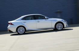 Lexus IS 300h, side 