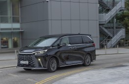 Lexus LM 350h, 2025, front, action